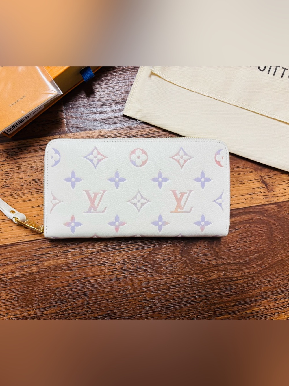 Louis Vuitton White Multicolor Monogram Zip Around Wallet - Picture 4 of 11